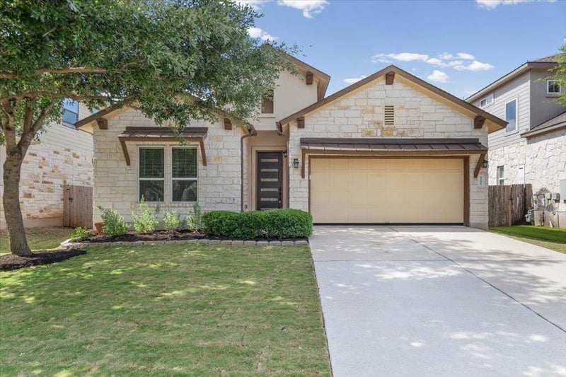 Virtual tour of 5205 Allamanda Dr