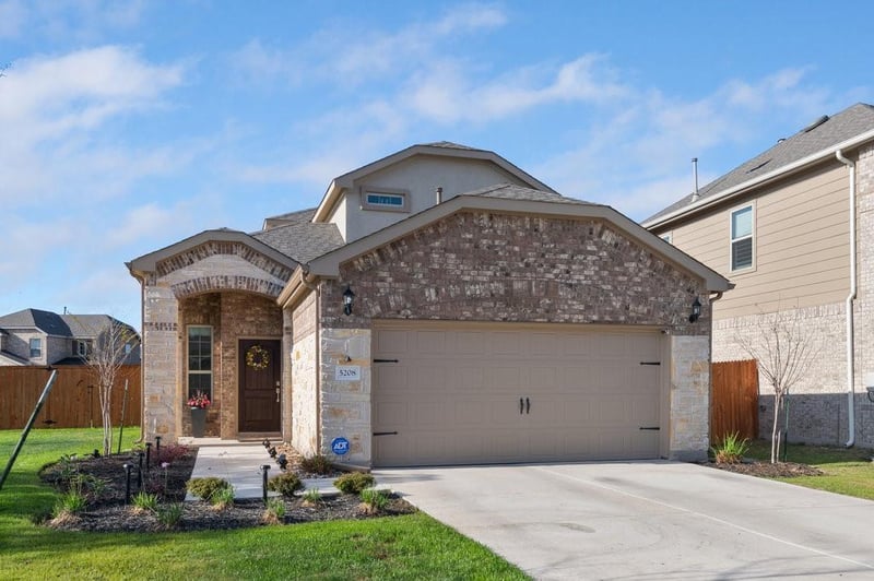 Virtual tour of 5208 Traviston DR
