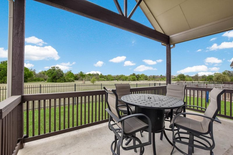 Virtual tour of 521 Middle Brook DR