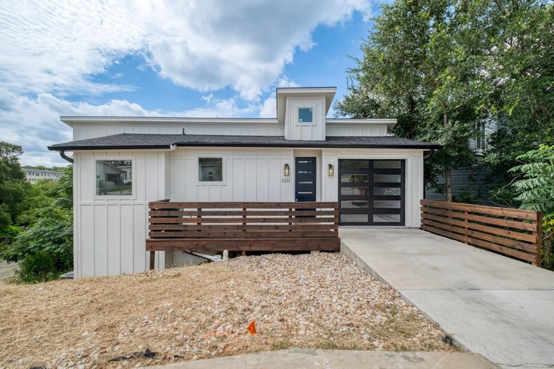 Virtual tour of 5211 Rob Scott ST