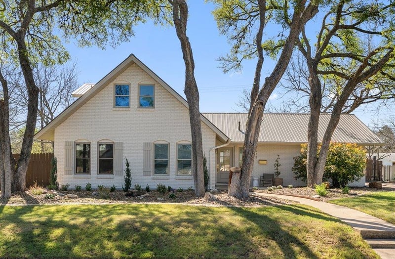 Virtual tour of 5213 Buffalo PASS
