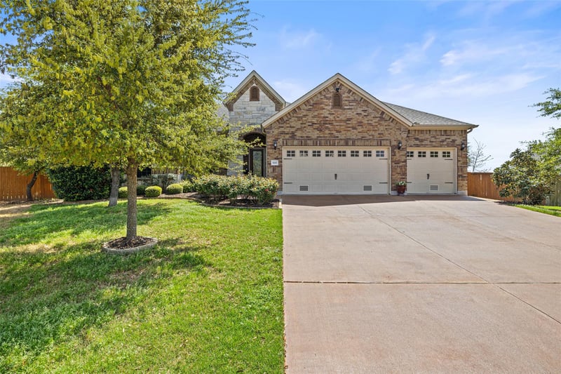 Virtual tour of 5217 Cedro Elm DR
