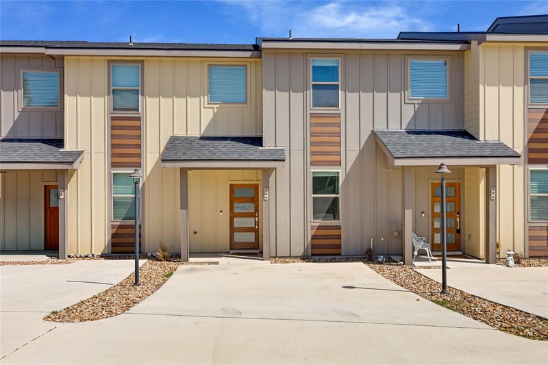 Virtual tour of 524 Palmer Dr
