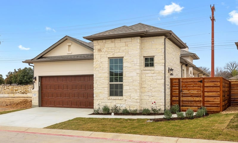 Virtual tour of 525 Clubhouse Dr