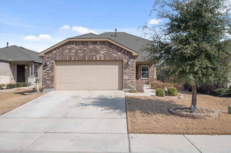 Virtual tour of 525 Rockport St
