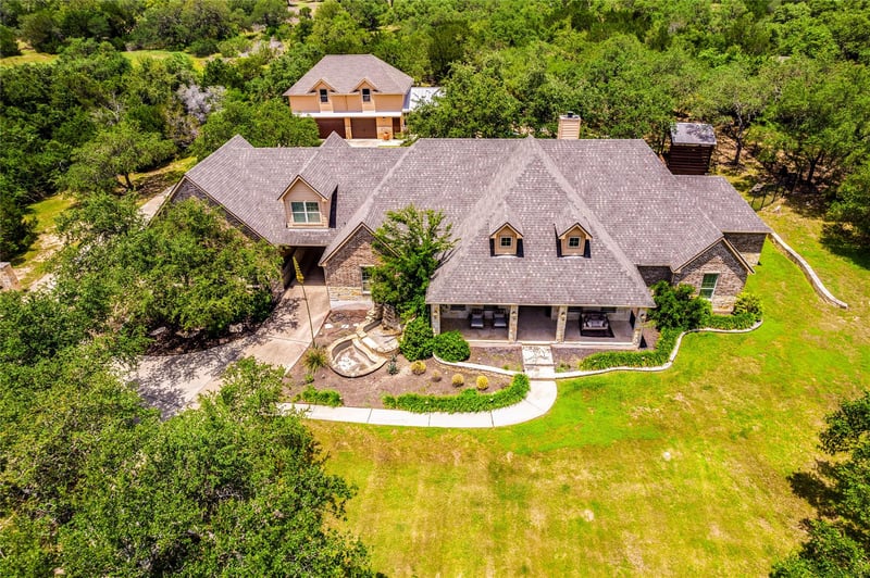 Virtual tour of 530 Woodland DR