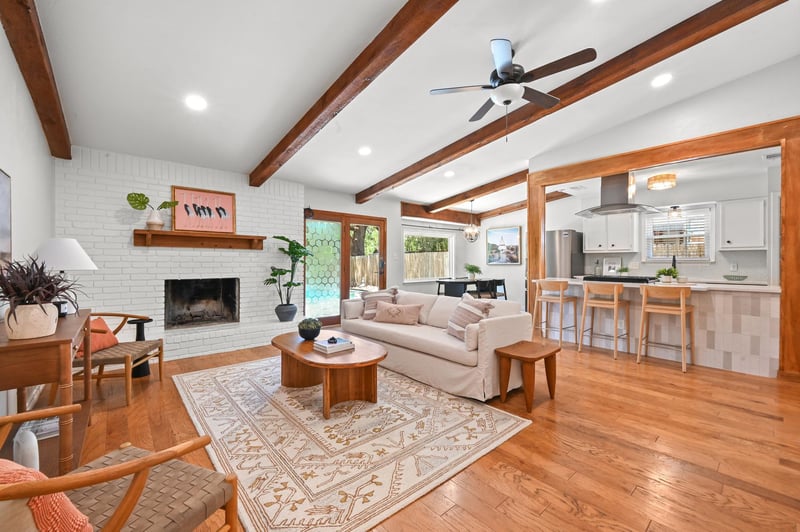 Virtual tour of 5300 Suburban DR