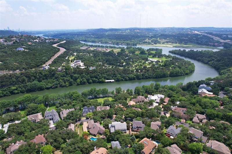 Virtual tour of 5302 S Scout Island CIR