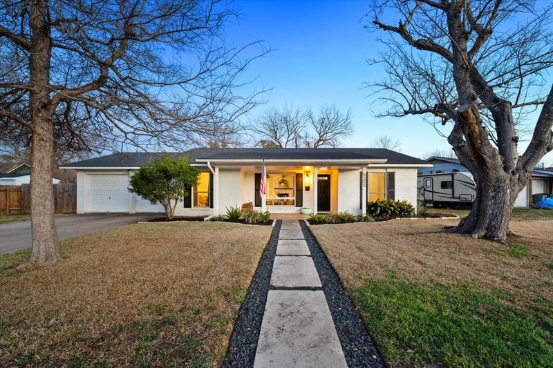 Virtual tour of 5305 Fairmont CIR