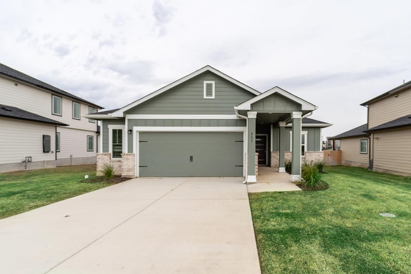 Virtual tour of 531 Yellowstone Dr