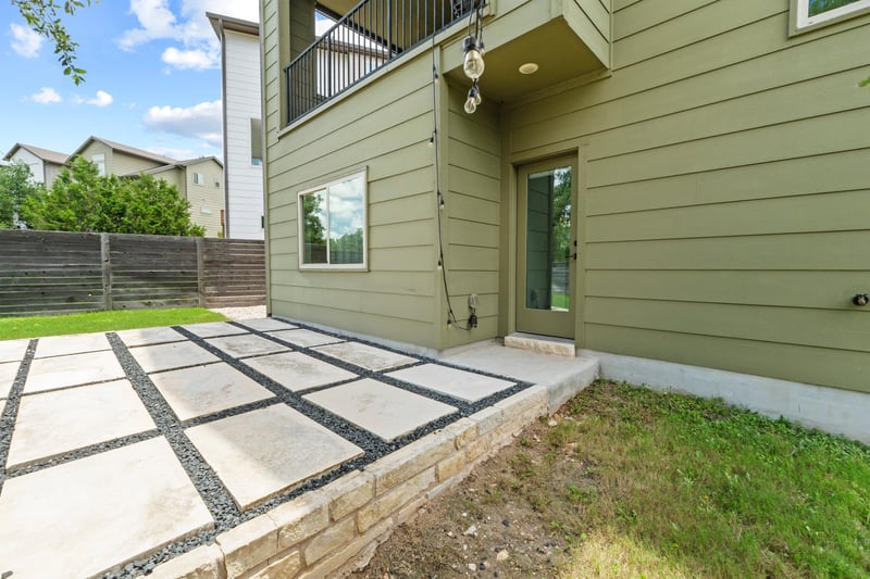 Virtual tour of 5315 La Crosse Ave Unit #11