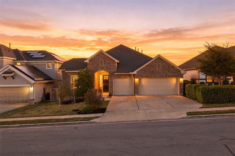 Virtual tour of 533 Founders Rdg