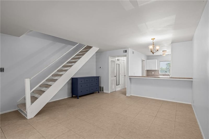 Virtual tour of 5330 Balcones Dr Unit #B