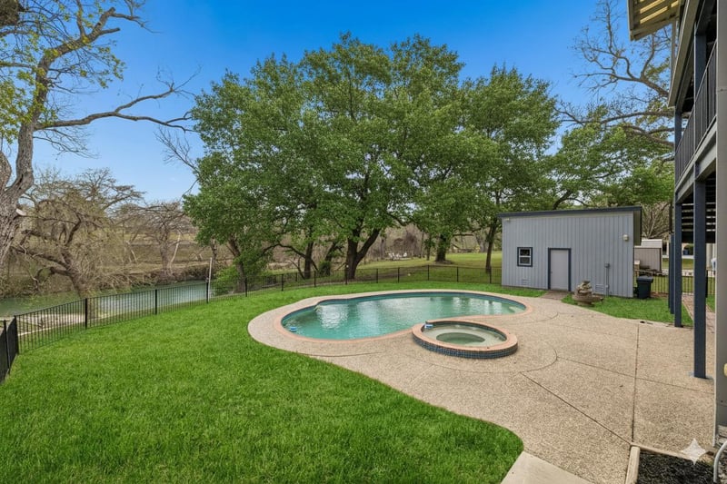 Virtual tour of 54 S Hampton Dr