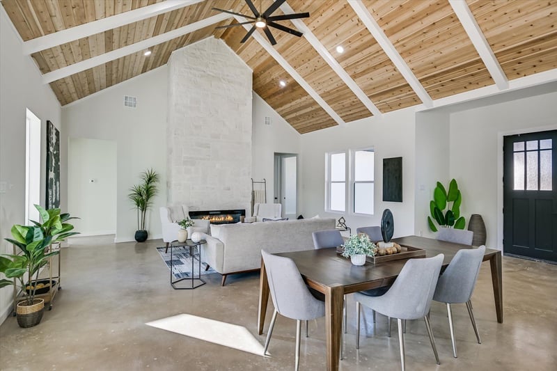 Virtual tour of 54 War Bonnet