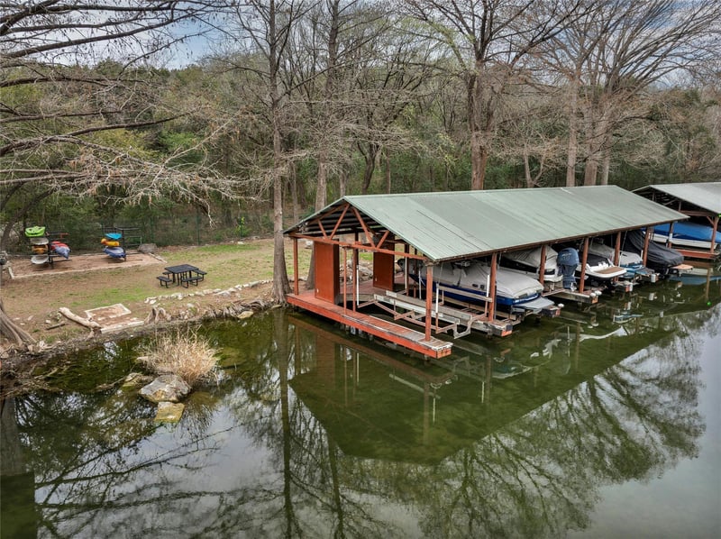 Virtual tour of 5402 N Scout Island CIR