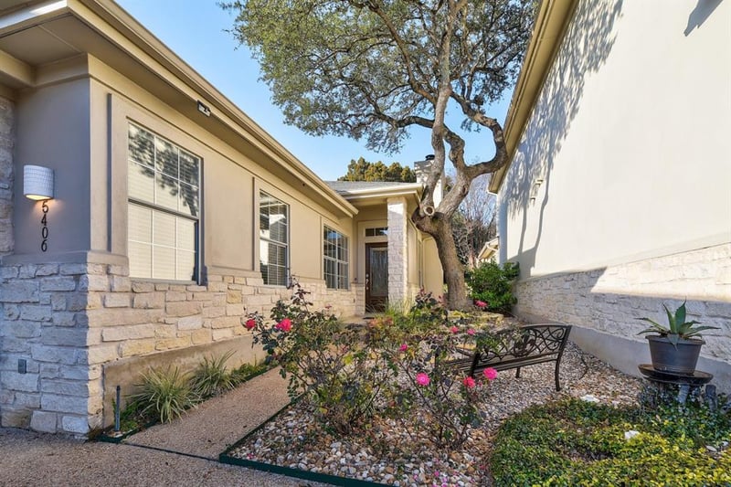 Virtual tour of 5406 Courtyard DR