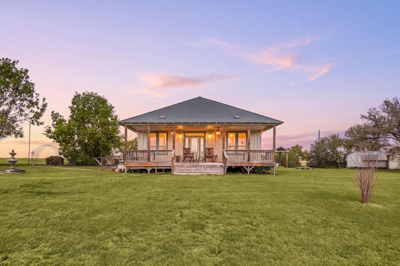 Virtual tour of 550 County Road 471