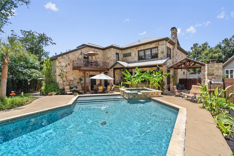 Virtual tour of 5503 New Haven CT