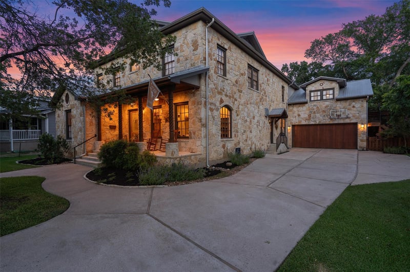 Virtual tour of 5503 New Haven CT