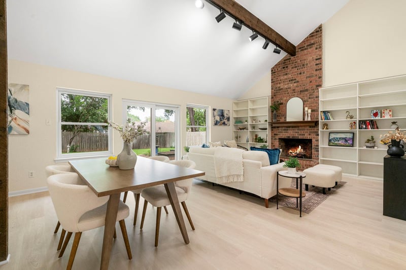 Virtual tour of 5504 Camp Fire TRL