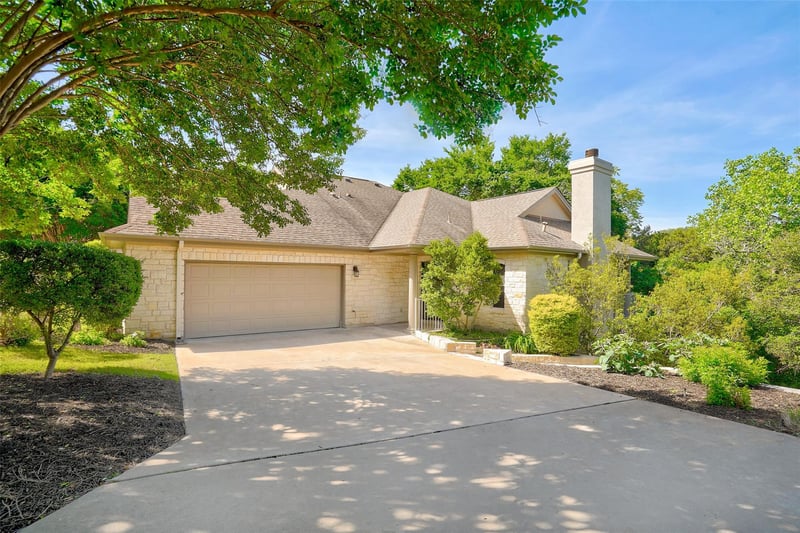 Virtual tour of 5505 Oakwood CV Unit #B