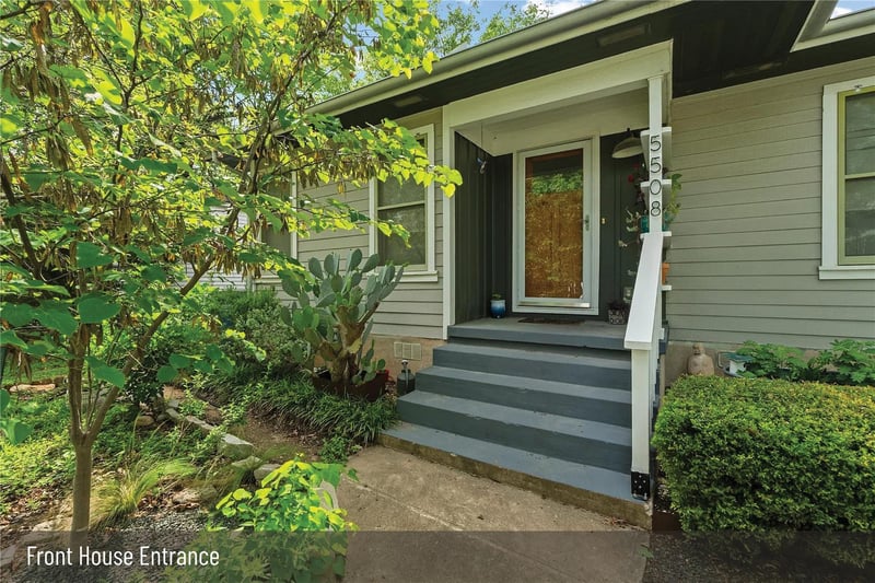 Virtual tour of 5508 Avenue G Unit #A and B