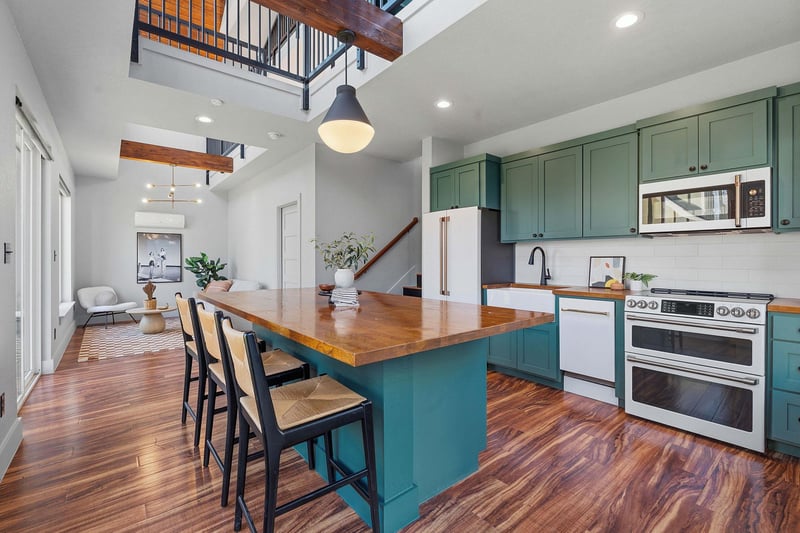 Virtual tour of 5509 Avenue F