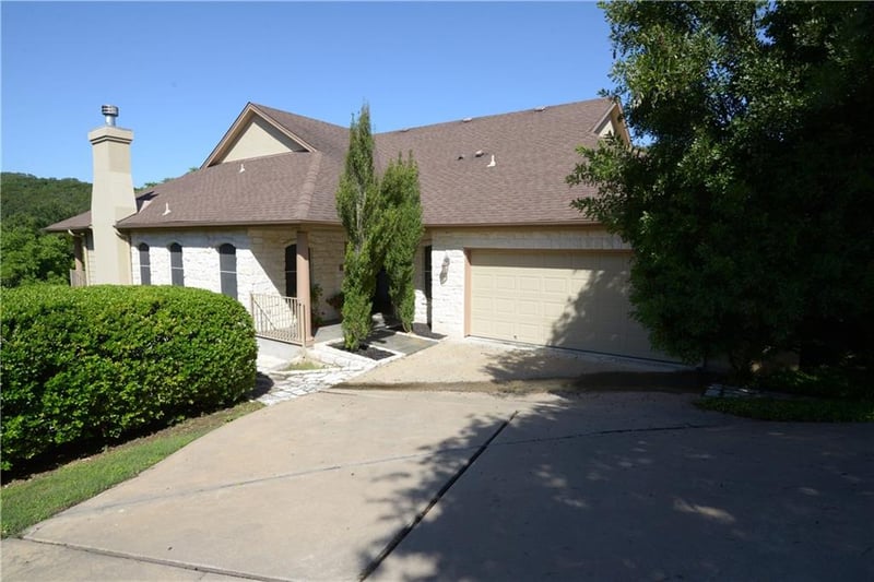 Virtual tour of 5509 OAKWOOD Cv Unit #A