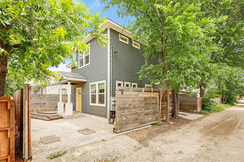 Virtual tour of 5512 Duval ST Unit #2
