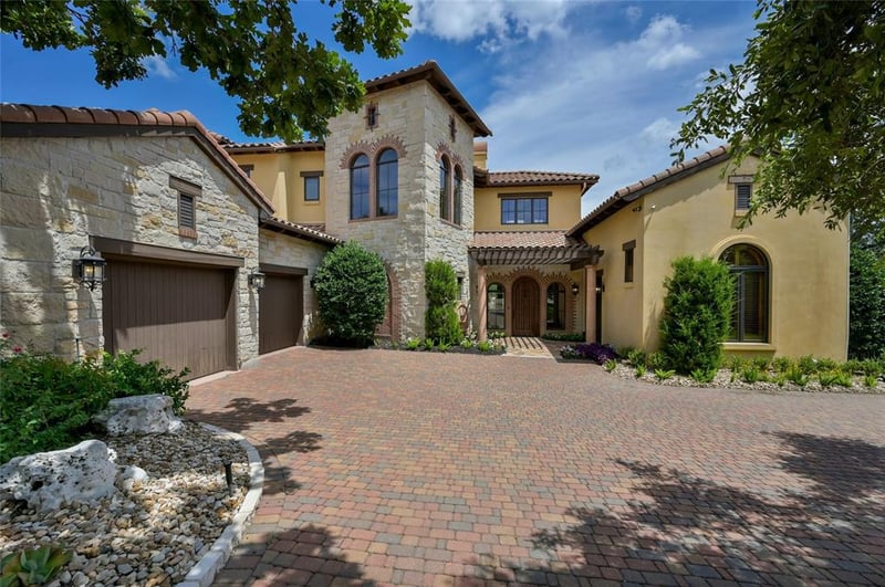 Virtual tour of 5525 City Park RD Unit #2