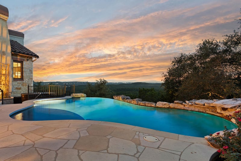 Virtual tour of 5525 CITY PARK RD Unit #6