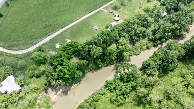 Virtual tour of 5529 N Fm 487