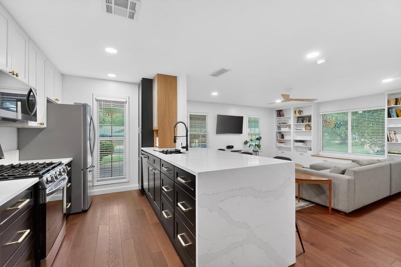 Virtual tour of 5541 Pine PL