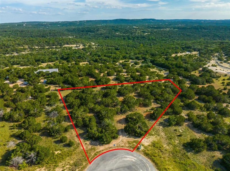 Virtual tour of 559 Vail River RD