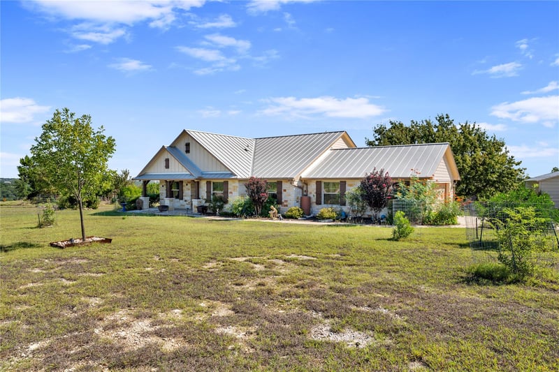 Virtual tour of 560 Saddle Ridge Dr