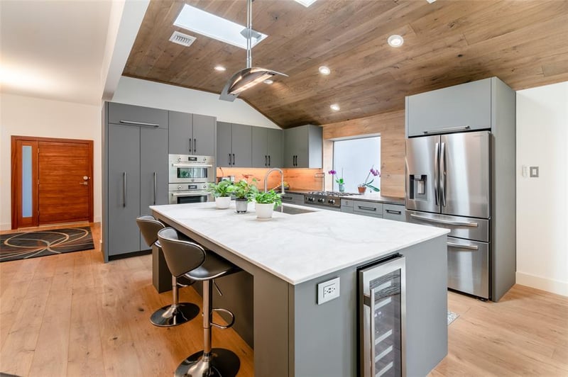 Virtual tour of 5601 NE Travis Green LN