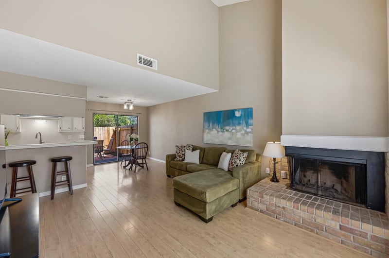 Virtual tour of 5604 Woodrow Ave Unit #15