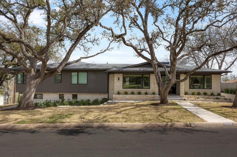 Virtual tour of 5605 Ridge Oak DR