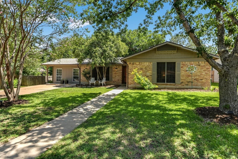 Virtual tour of 5611 Mapleleaf DR