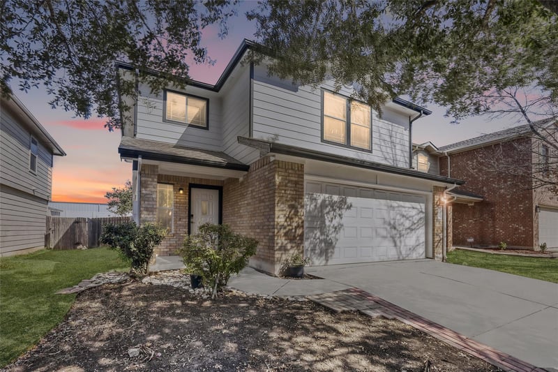Virtual tour of 5624 Colinton Ave