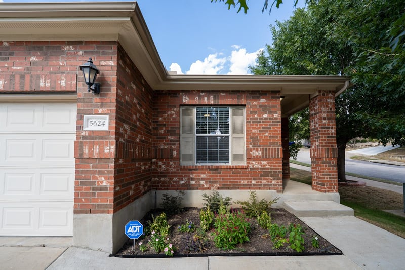 Virtual tour of 5624 Kleberg Trl
