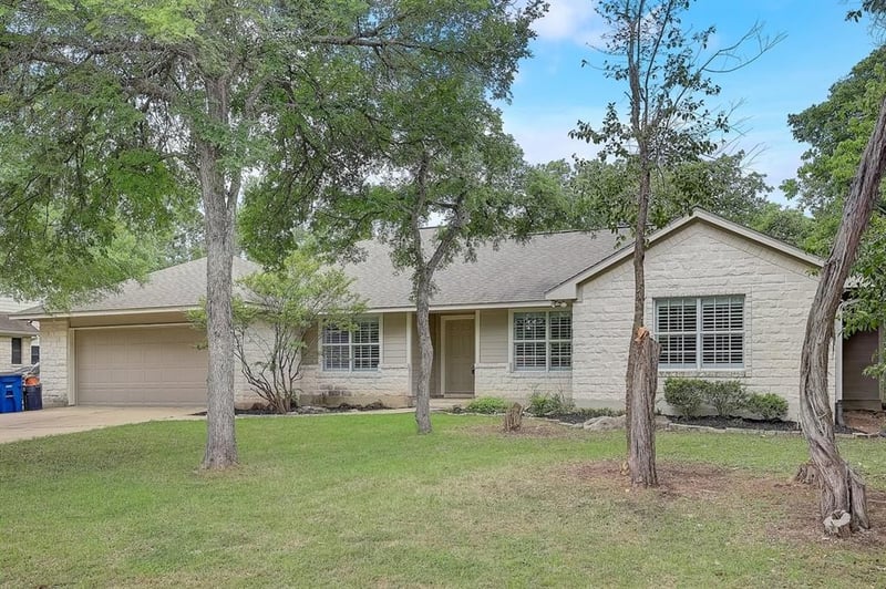 Virtual tour of 5636 Oak Blvd