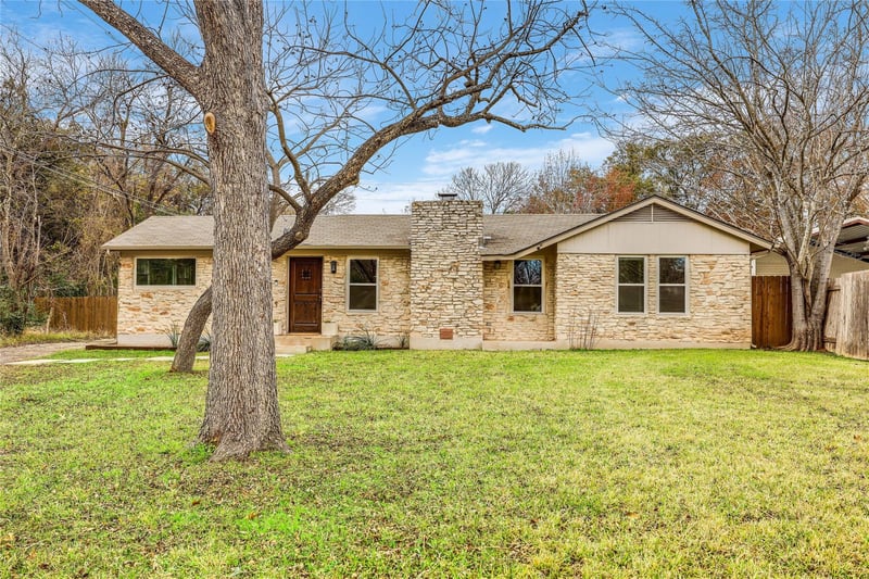 Virtual tour of 5673 Oak BLVD