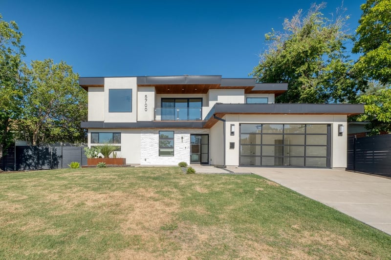 Virtual tour of 5700 Louise Ln