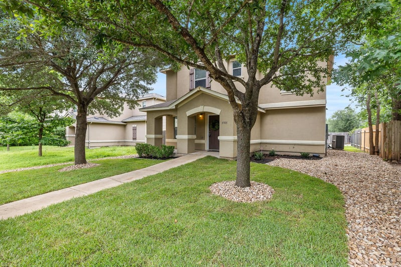Virtual tour of 5705 Viewpoint DR