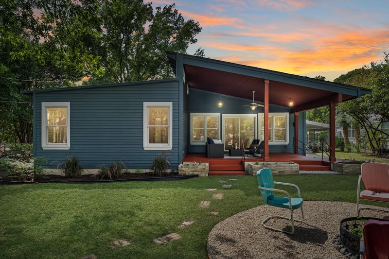 Virtual tour of 5705 Woodview Ave