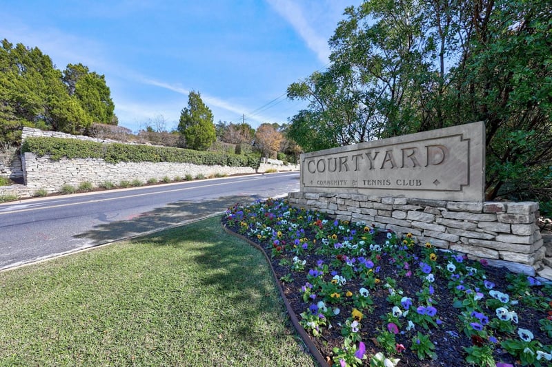 Virtual tour of 5712 Sam Houston CIR