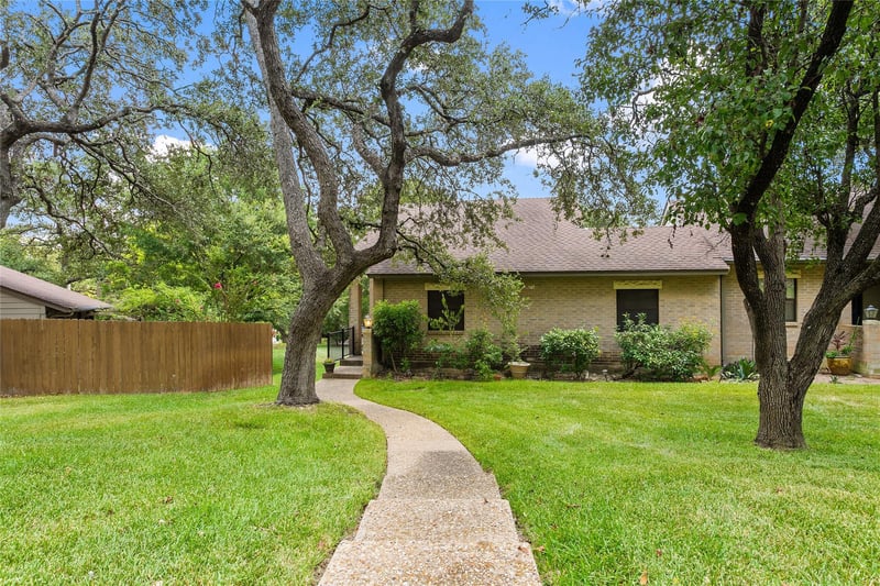 Virtual tour of 5725 N Scout Island CIR