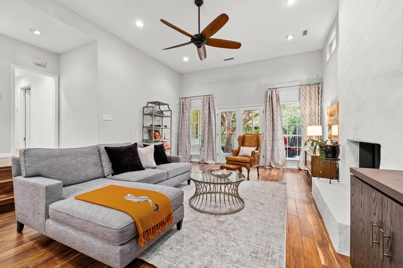 Virtual tour of 5731 Sam Houston CIR